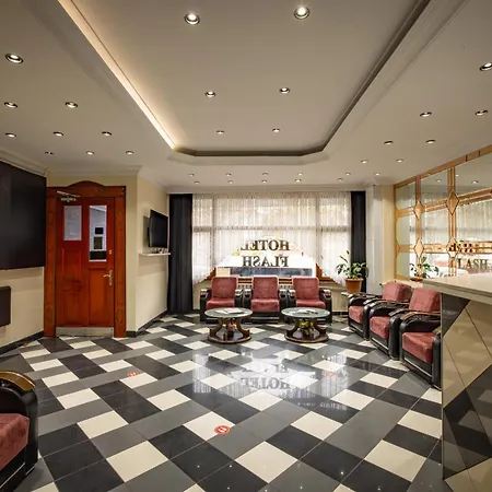 Hotel Flash 3*